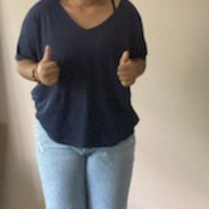 V-neck navy Boyfriend T-shirt.